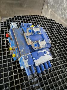 Liebherr Bloc de vannes